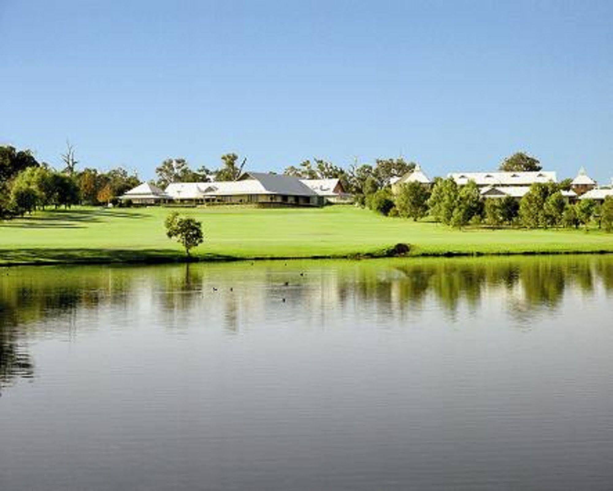 Mercure Bunbury Sanctuary Golf Resort מראה חיצוני תמונה